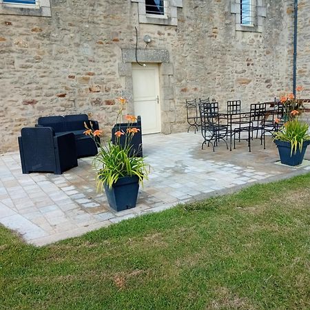 Bed and Breakfast Domaine De Kerbillec Theix Esterno foto