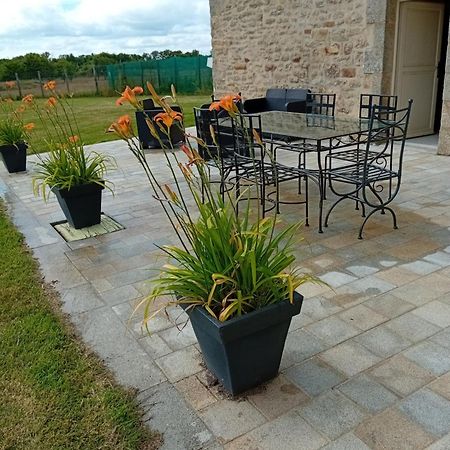 Bed and Breakfast Domaine De Kerbillec Theix Esterno foto
