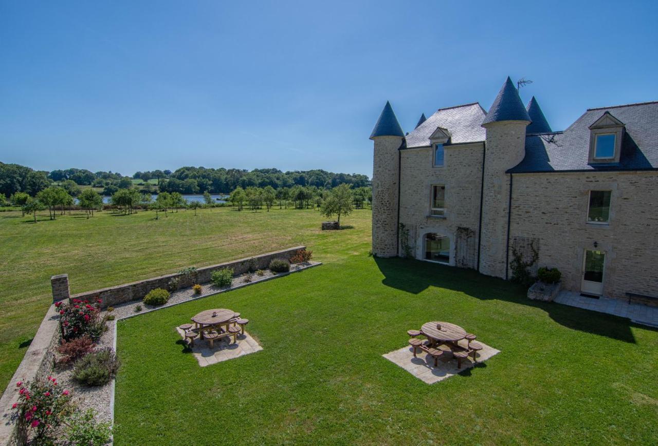 Bed and Breakfast Domaine De Kerbillec Theix Esterno foto