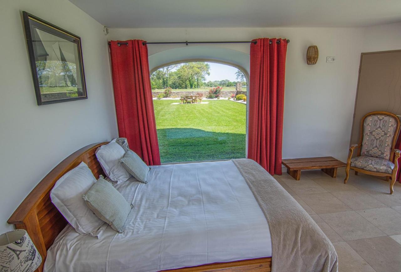 Bed and Breakfast Domaine De Kerbillec Theix Esterno foto