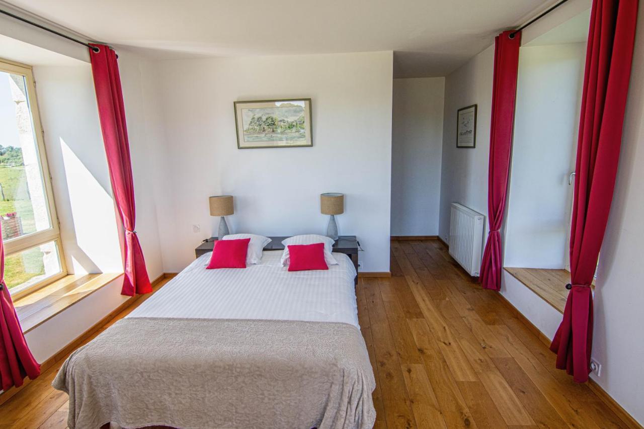 Bed and Breakfast Domaine De Kerbillec Theix Esterno foto