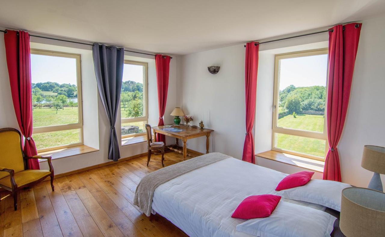 Bed and Breakfast Domaine De Kerbillec Theix Esterno foto