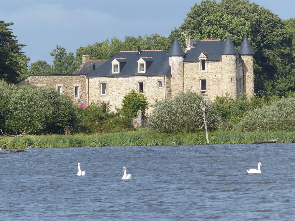 Bed and Breakfast Domaine De Kerbillec Theix Esterno foto